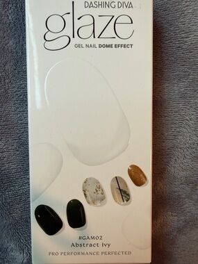 Dashing Diva Glaze Press-On Nails - Abstract Ivy (Green & Gold)